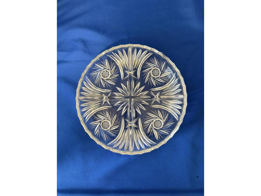 4 Divided Sections Nut/Candy/Relish Dish-7.75” diam Pinwheel Pattern Crystal